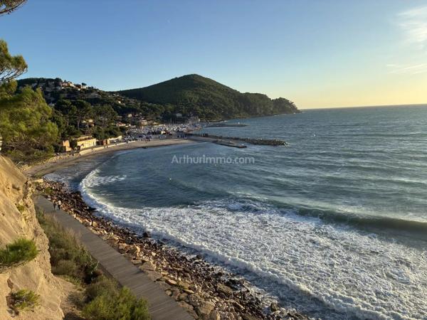 Location                                                      Studio
                        
                     1 pièces                      20 m2                     à Saint-Cyr-sur-Mer