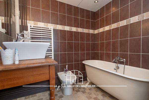 Appartement
         6 pièces
        - 143 m² Exclusivité 287 500 € *
