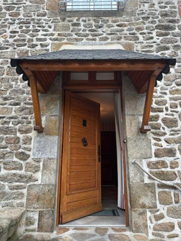 Maison en pierre 151 m² SAINT GEORGES BUTTAVENT