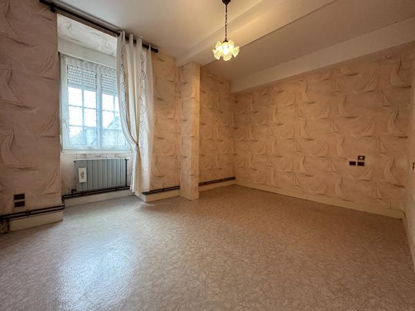 Maison en pierre 151 m² SAINT GEORGES BUTTAVENT