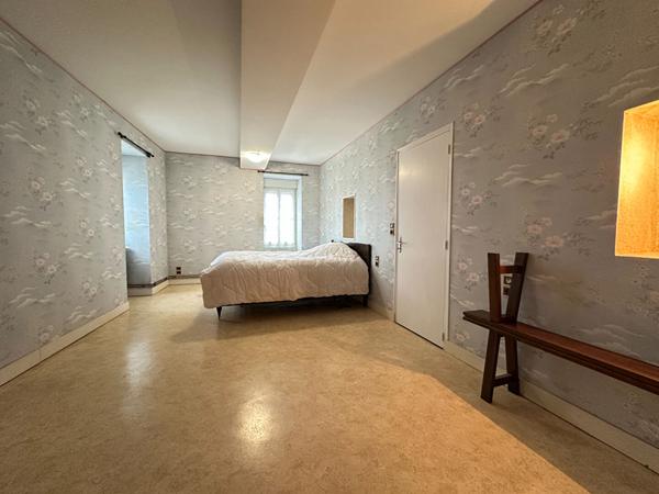 Maison en pierre 151 m² SAINT GEORGES BUTTAVENT