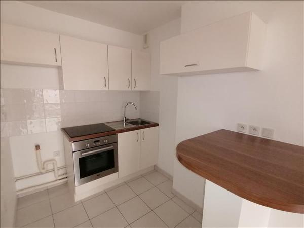 Appartement à louer 648 € CC Tours 2 p 49 m² DPE C