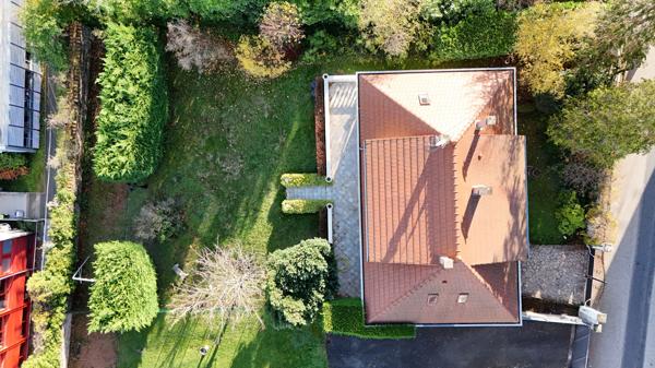 TARARE - MAISON A RENOVER 143M² + TERRAIN 798M²