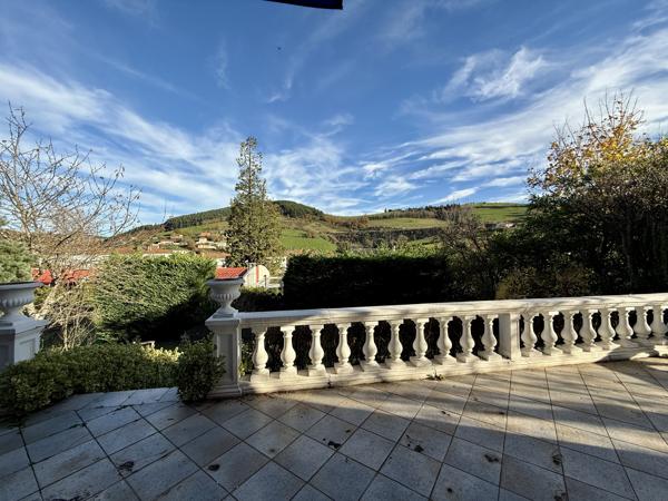 TARARE - MAISON A RENOVER 143M² + TERRAIN 798M²