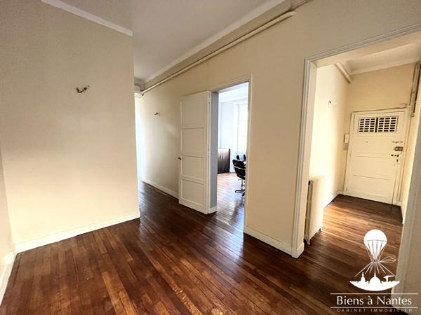 A vendre grand appartement ancien T3 Nantes Place Graslin , Nantes