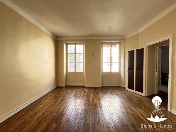 A vendre grand appartement ancien T3 Nantes Place Graslin , Nantes