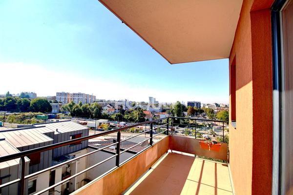 Appartement Montreuil location meublée 3 pièce(s)