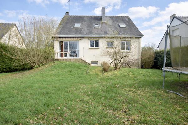 Maison familiale rénovée – 135 m² – 6 chambres – sous-sol complet – terrain 747 m²