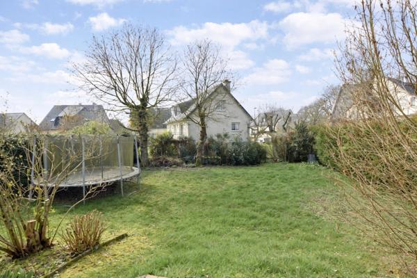 Maison familiale rénovée – 135 m² – 6 chambres – sous-sol complet – terrain 747 m²