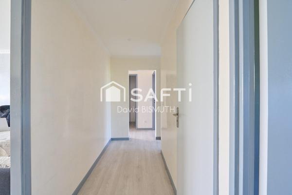 Appartement 4 pièces 3 chambres de 78 m2 avec une place de parking et une cave au sous sol situé à Asnières sur Seine