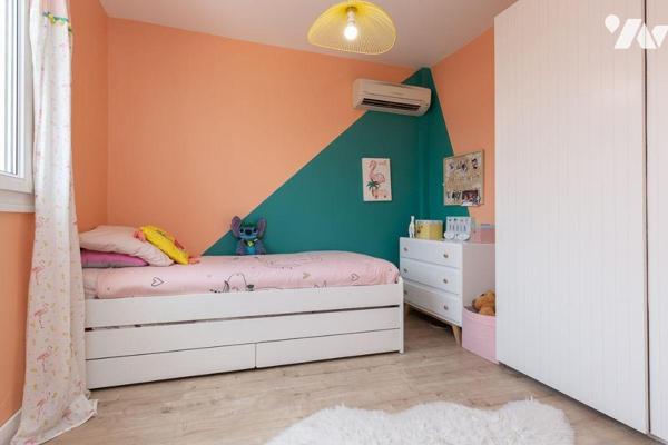 Dans un environnement privilégié, au calme absolu, découvrez cette ravissante maison située dan...