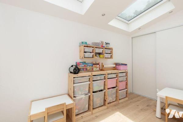 Dans un environnement privilégié, au calme absolu, découvrez cette ravissante maison située dan...