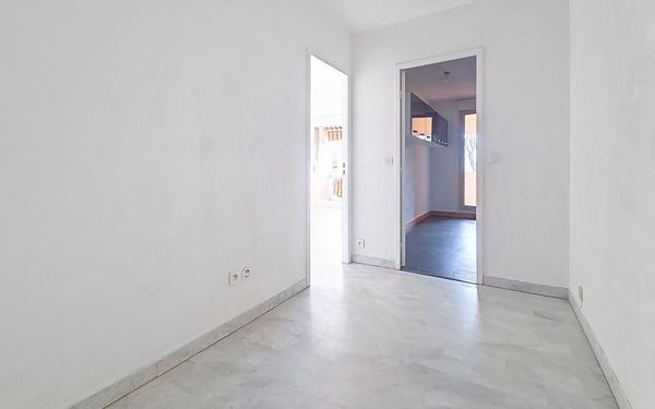 Appartement à vendre    3 pièces • 70 m2 Saint-Laurent-du-Var
