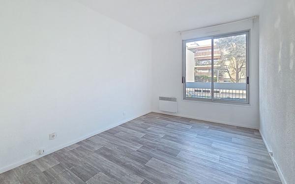 Appartement à vendre    3 pièces • 70 m2 Saint-Laurent-du-Var
