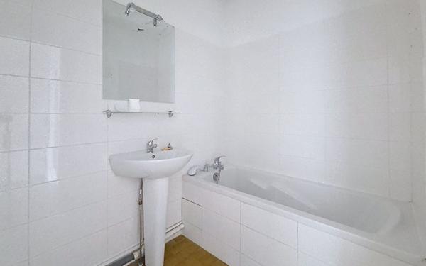 Appartement à vendre    3 pièces • 70 m2 Saint-Laurent-du-Var