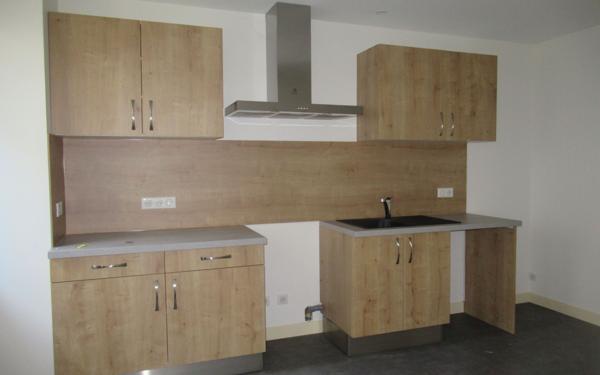 Appartement à louer    2 pièces • 45,42 m2 Saint-Yrieix-la-Perche