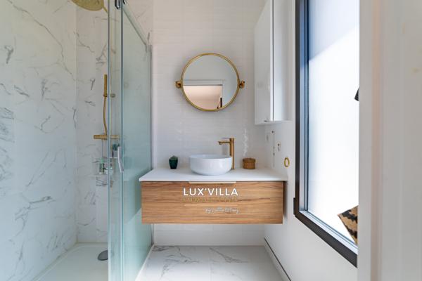 Saint-Gély-du-Fesc (34980) Superbe propriété contemporaine de plain-pied - Pic Saint-Loup.