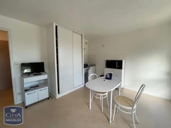 Appartement à louer 1 pièce 23.81m² Arras (62000)