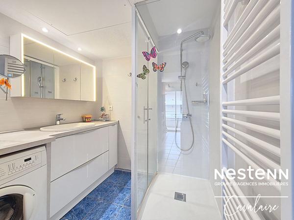 Appartement Cavalaire-sur-Mer 3 pièce(s) 61 m² avec terrasse, garage et place de stationnement en en centre ville et proche des plages