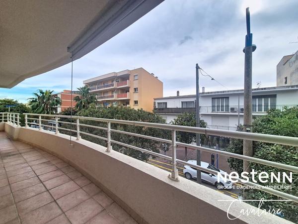 Appartement Cavalaire-sur-Mer 3 pièce(s) 61 m² avec terrasse, garage et place de stationnement en en centre ville et proche des plages