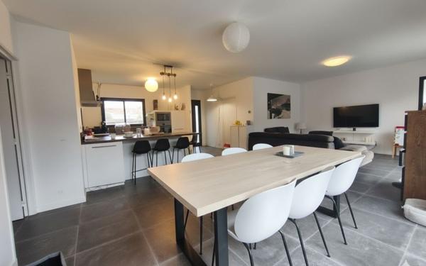 Maison à vendre    4 pièces •  Tosse