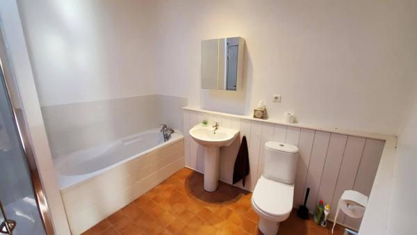 Charmante maison de village avec garage et terrasse