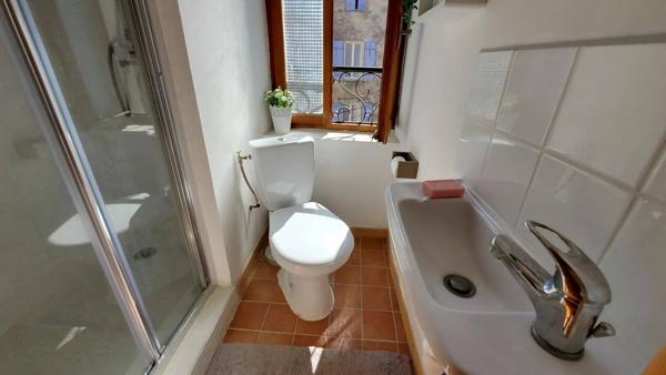 Charmante maison de village avec garage et terrasse