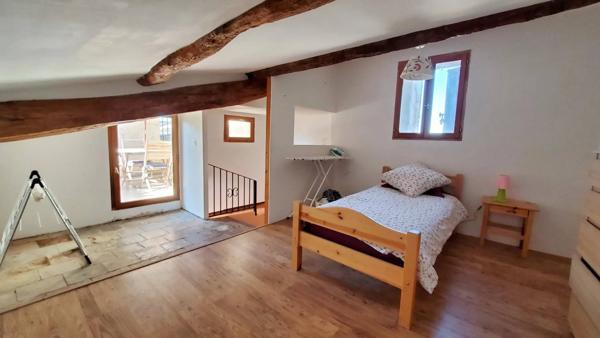 Charmante maison de village avec garage et terrasse