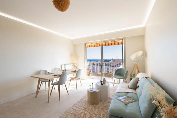 Appartement de 3 pièces au dernier étage avec terrasse et vue mer