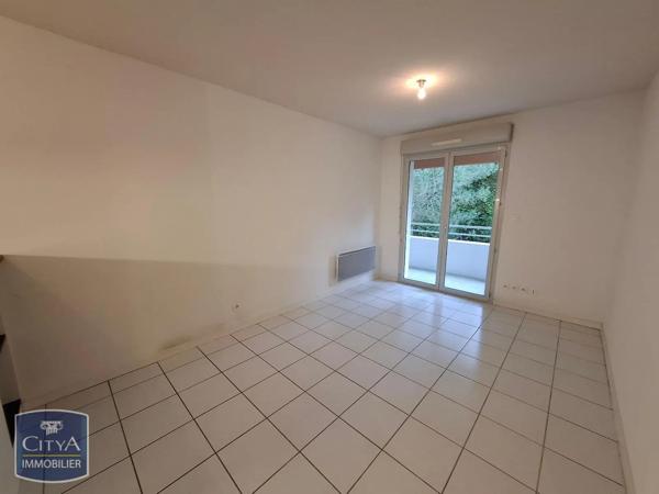 Appartement à louer 2 pièces 36.04m² Layrac (47390)