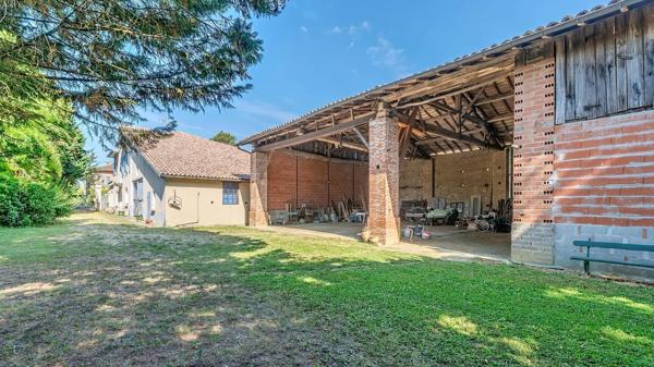MAISON DE CARACTERE, DEPENDANCES ET PARC ARBORE