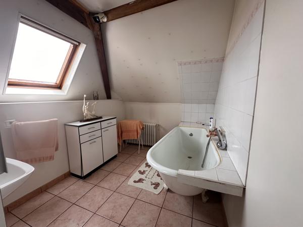 Maison
         7 pièces
        - 250 m² 439 000 € *