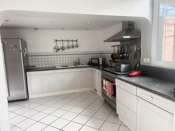 Maison
         7 pièces
        - 250 m² 439 000 € *