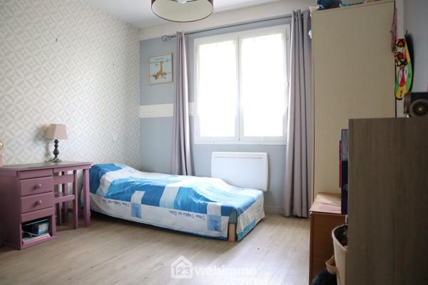 Maison 185 m² à Gençay 86160