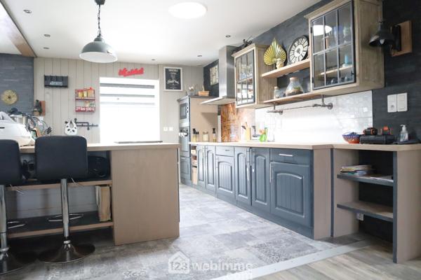 Maison 185 m² à Gençay 86160
