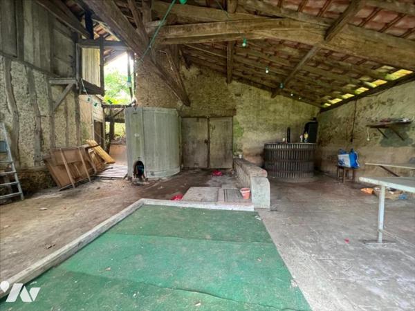 ANCIEN CORPS DE FERME SUR 20ha30ca72a