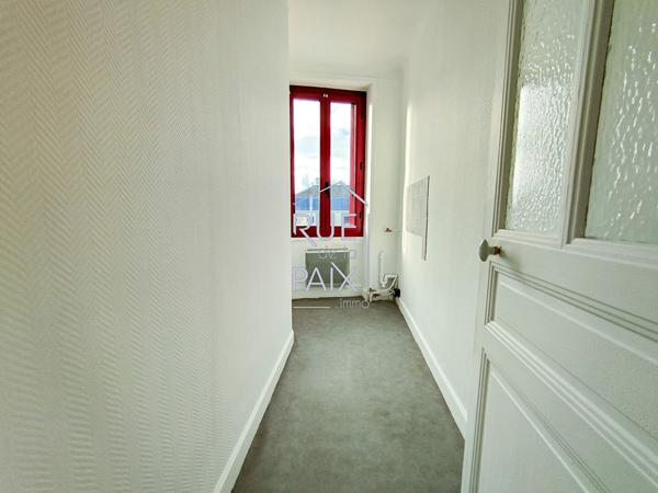 86130 DISSAY Immeuble Mixte Dissay- Local commercial et appartement