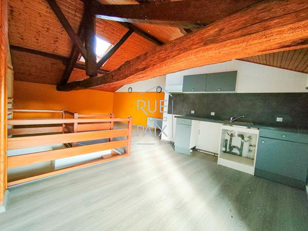 86130 DISSAY Immeuble Mixte Dissay- Local commercial et appartement