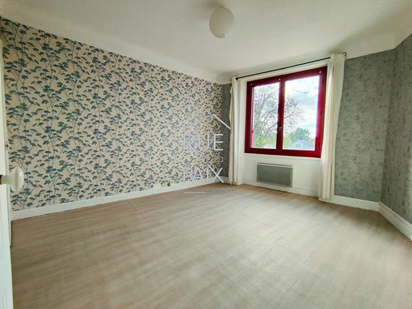 86130 DISSAY Immeuble Mixte Dissay- Local commercial et appartement