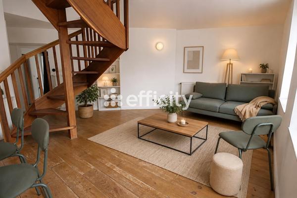 Appartement
         2 pièces
        - 54 m² 220 000 € *