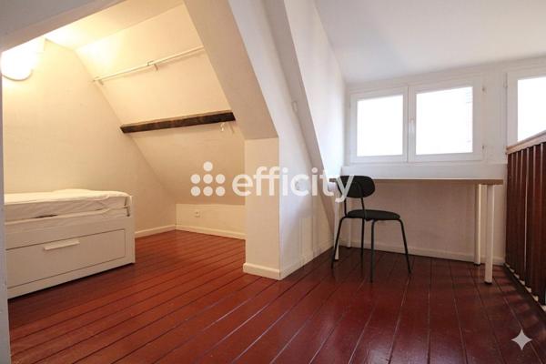 Appartement
         2 pièces
        - 54 m² 220 000 € *