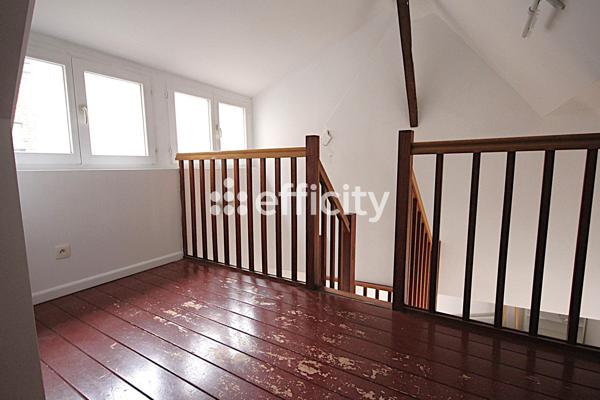 Appartement
         2 pièces
        - 54 m² 220 000 € *