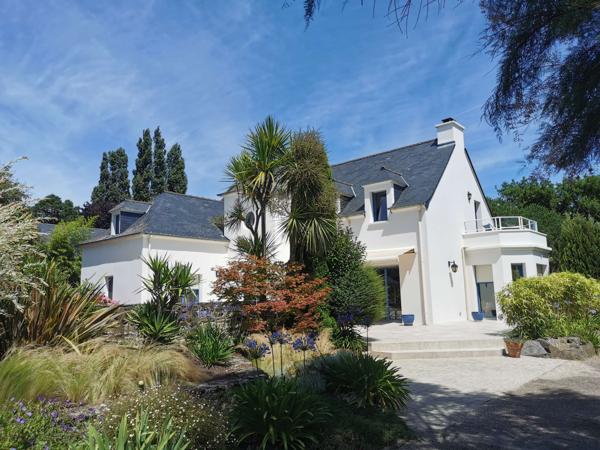 Maison contemporaine avec piscine et grand jardin à Saint-Malo