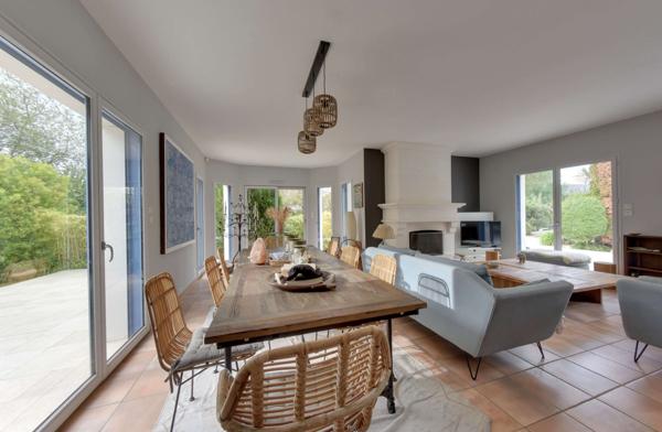 Maison contemporaine avec piscine et grand jardin à Saint-Malo