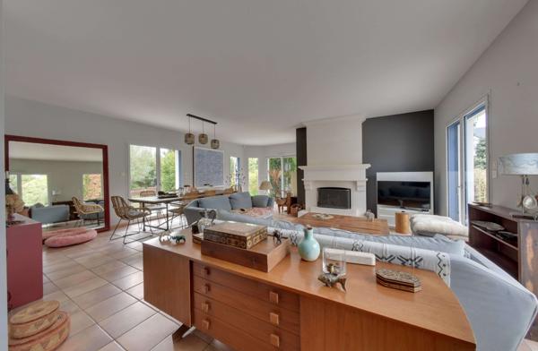 Maison contemporaine avec piscine et grand jardin à Saint-Malo