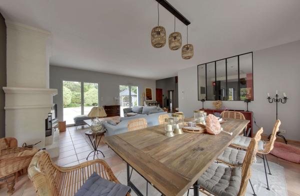 Maison contemporaine avec piscine et grand jardin à Saint-Malo