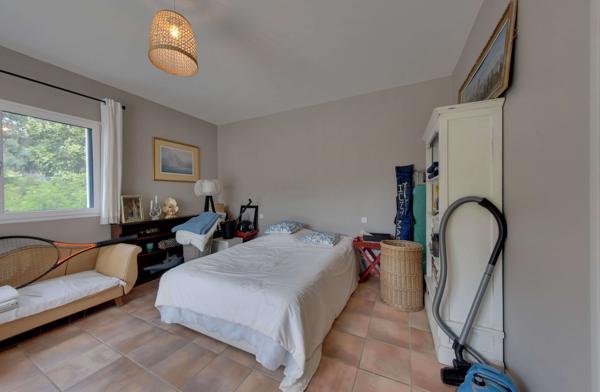 Maison contemporaine avec piscine et grand jardin à Saint-Malo