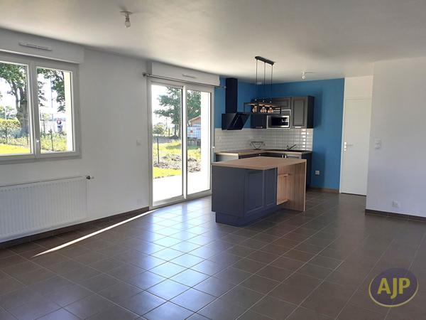Maison à louer Fegreac : 3 pièces, 76m² avec 2 chambre(s) à 900€ - AJP Immobilier Redon