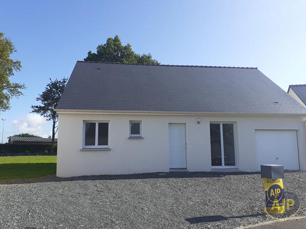 Maison à louer Fegreac : 3 pièces, 76m² avec 2 chambre(s) à 900€ - AJP Immobilier Redon