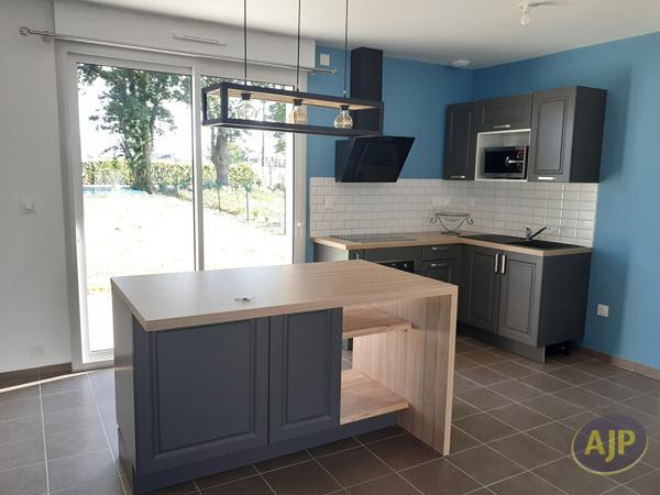 Maison à louer Fegreac : 3 pièces, 76m² avec 2 chambre(s) à 900€ - AJP Immobilier Redon